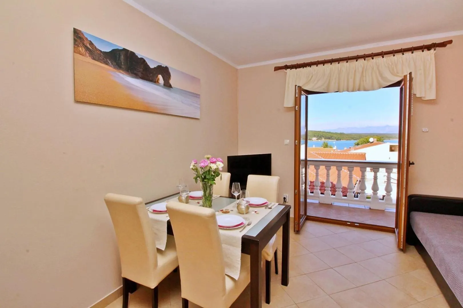 Apartments Ivanka C. Soline  3*, Soline (Krk)